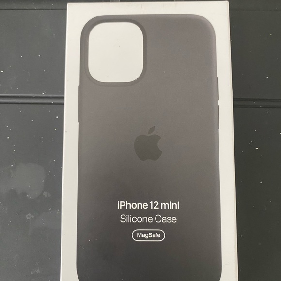Apple iPhone 12 Mini Pro Max Midnight Silicone Case MagSafe (New) - Picture 3 of 6